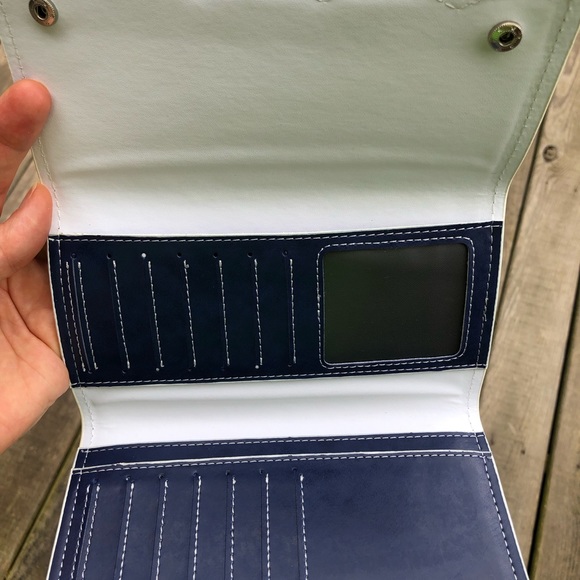 NEW FAUX COWHIDE FUR WESTERN CROSSBODY BAG PURSE WALLET SET & TASSEL BAG CHARM - Picture 3 of 7